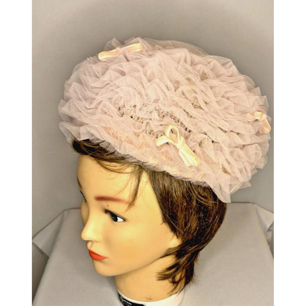 Vintage 1950's Woodward & Lothrop Women's Pink Toole and Bows Pillbox Hat 21"